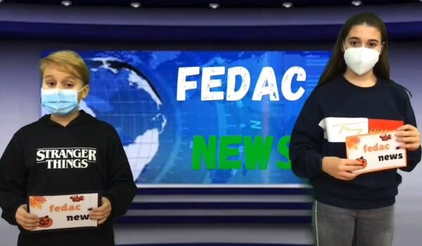 Alumnes de primària de FEDAC Guissona redacten, enregistren, presenten i editen FEDAC News, l'emissió quinzenal amb les notícies més destacades de l'escola.