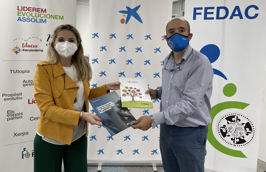 La campanya solidària #AJUDAfamíliesxCOVID de la FEDAC rep el suport de la Fundació "la Caixa" i CaixaBank.