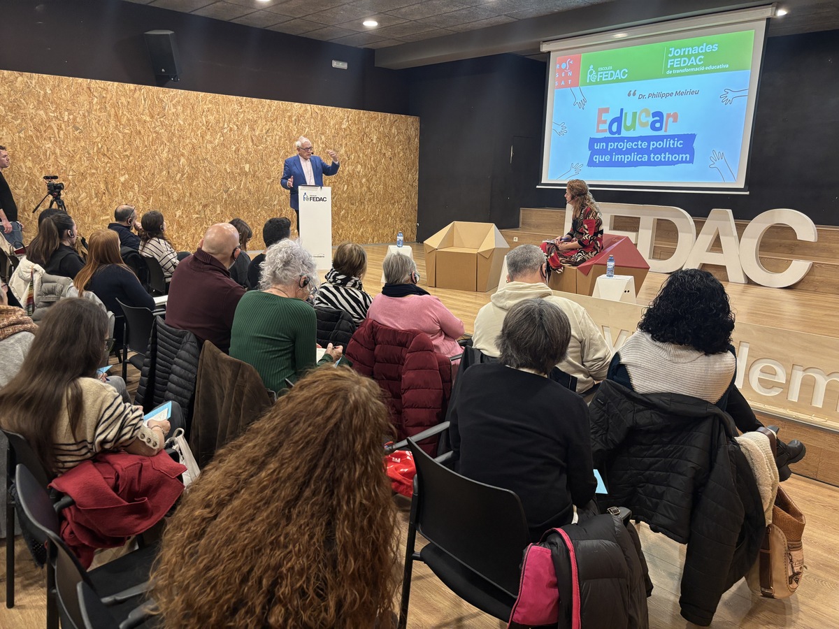 PHilippe Meirieu durant la seva ponència a les Jornades FEDAC de tranformació educativa.