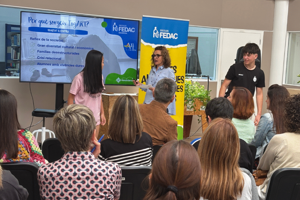 Ponència de l'escola FEDAC Manresa a la jornada "Art, educació i benestar" presentant el projecte IogArt.