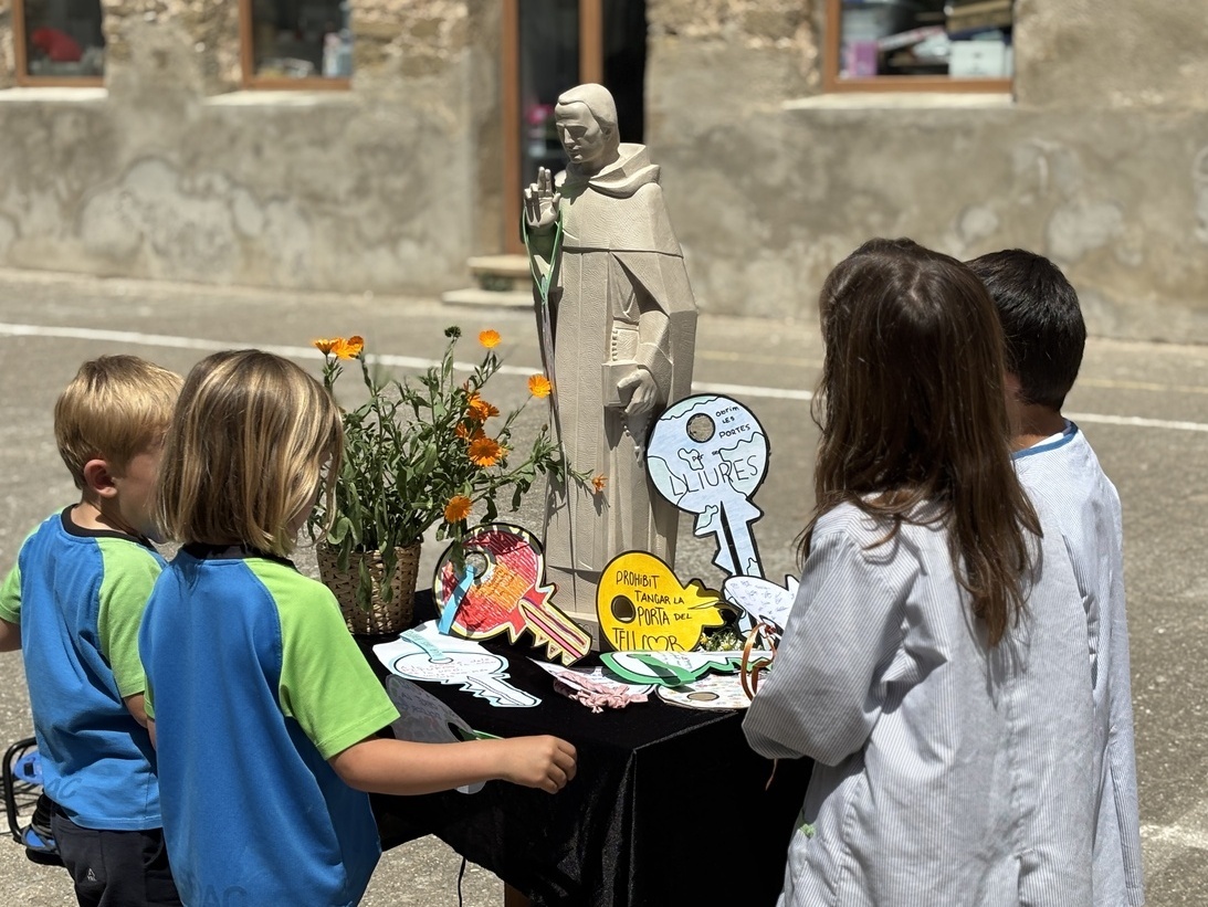 Celebració del Dia del Pare Coll a l'escola FEDAC Guissona.