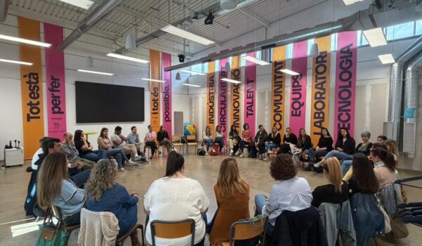 Els directors pedagògics de les 25 escoles FEDAC de Catalunya visiten el laboratori de creació TeamLabs Barcelona.